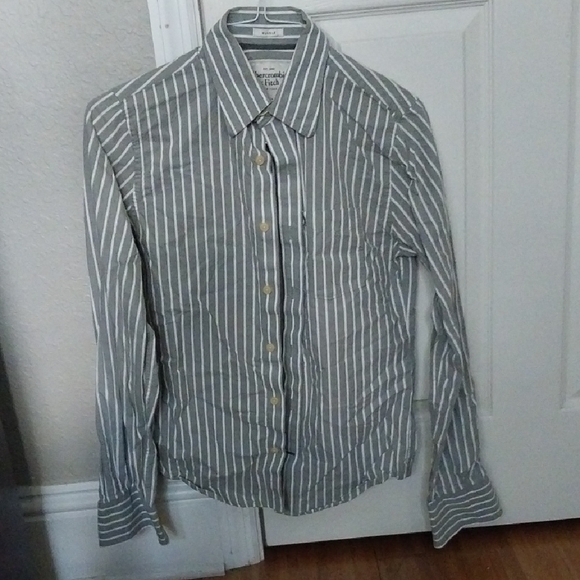 Abercrombie & Fitch Other - Abercrombie & Fitch Men's Gray and White Striped Shirt